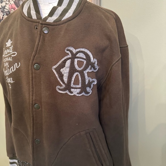 🇨🇦 Vintage Roots Brown Varsity Bomber Jacket with Embroidered Details - Picture 3 of 4